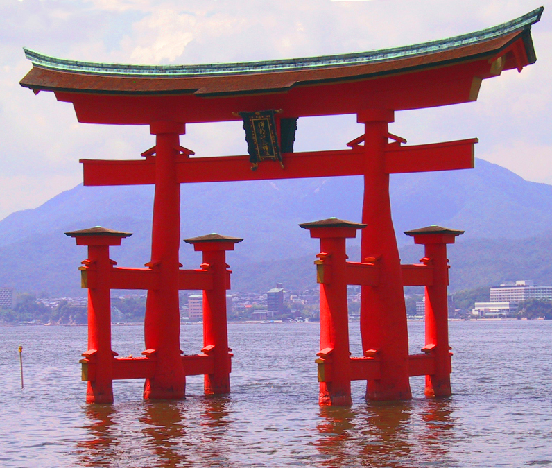 The floating torii of Itsukushima Shrine